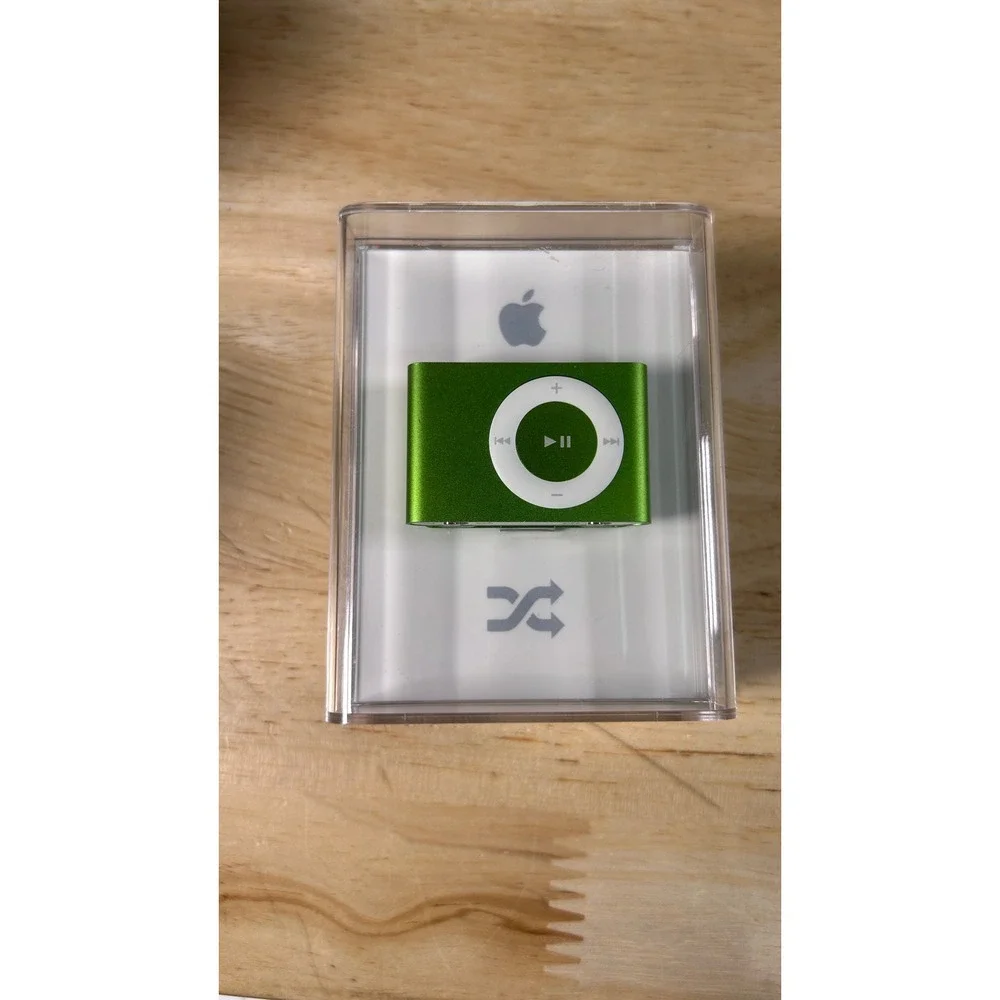 Apple iPod Shuffle 2nd Generation 1GB Green MA948LL/A New Sealed